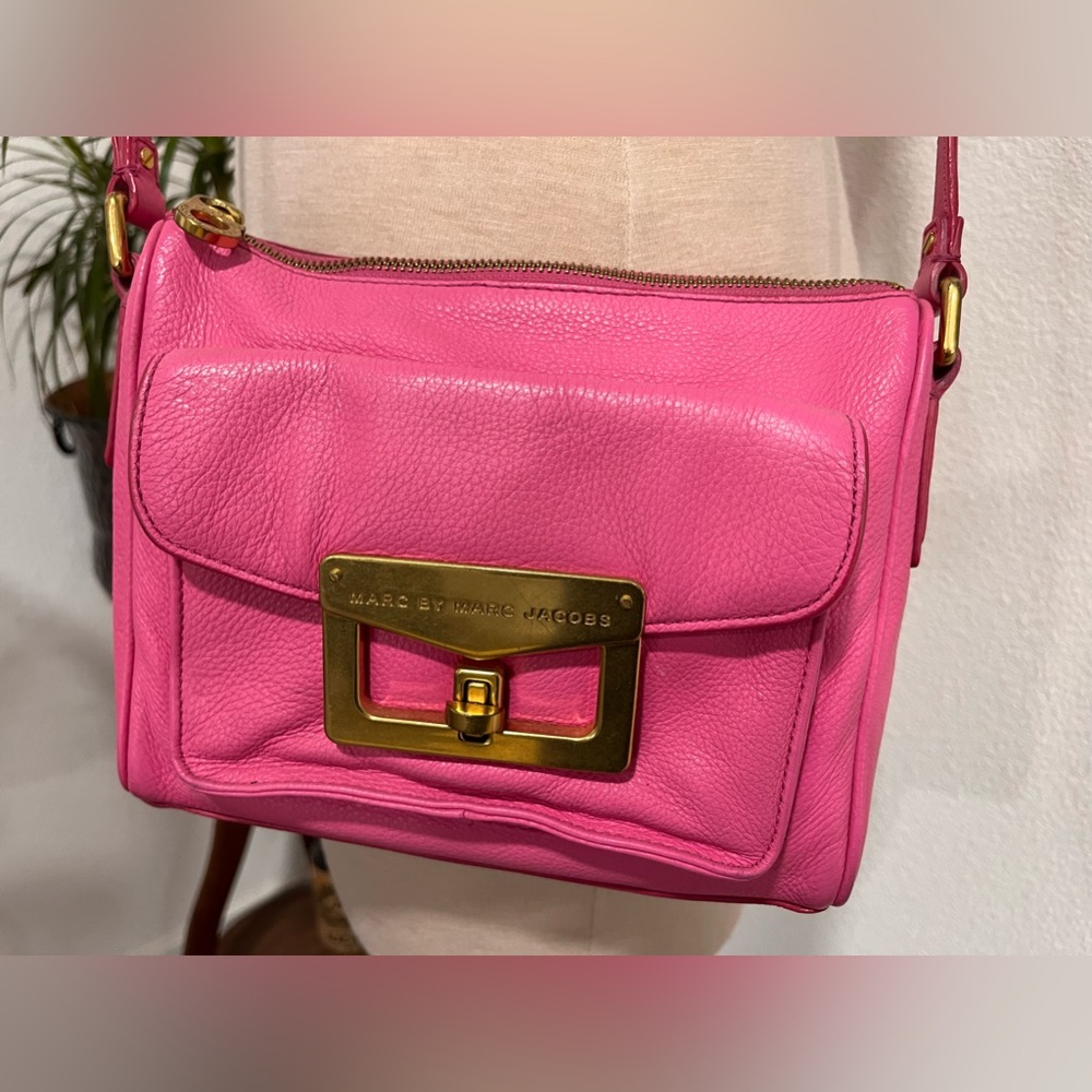 Marc Jacobs Pink Pebble Leather Crossbody Bag